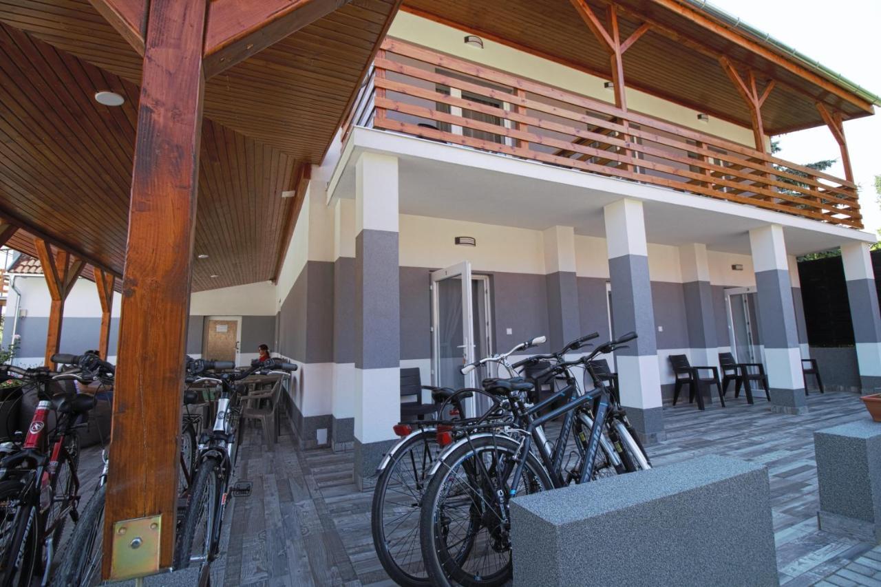 Szitakoeto Panzio Hotell Tiszafüred Exteriör bild