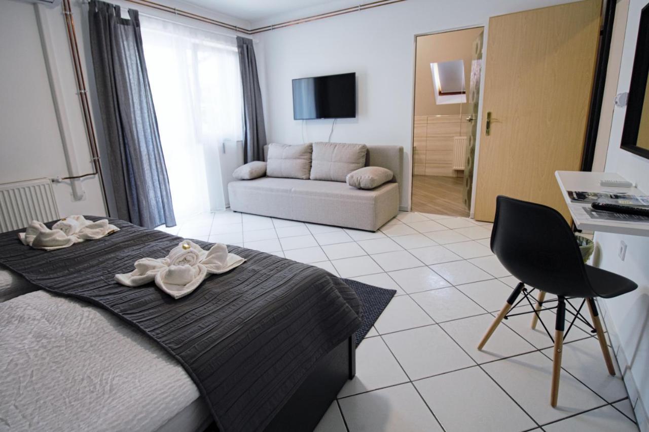 Szitakoeto Panzio Hotell Tiszafüred Exteriör bild