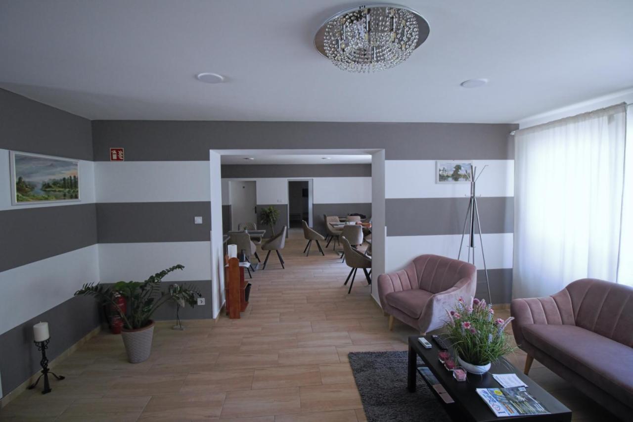 Szitakoeto Panzio Hotell Tiszafüred Exteriör bild