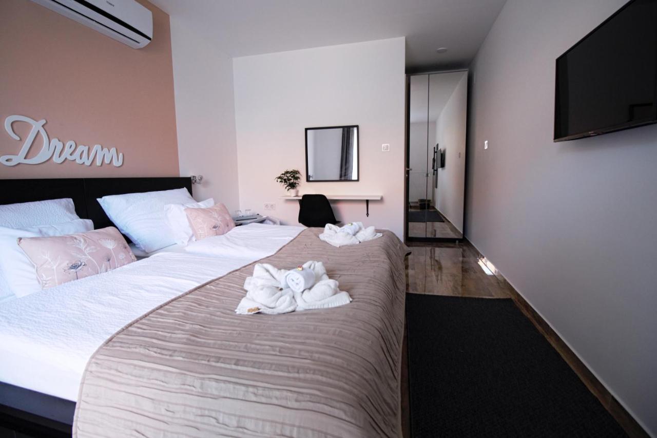 Szitakoeto Panzio Hotell Tiszafüred Exteriör bild